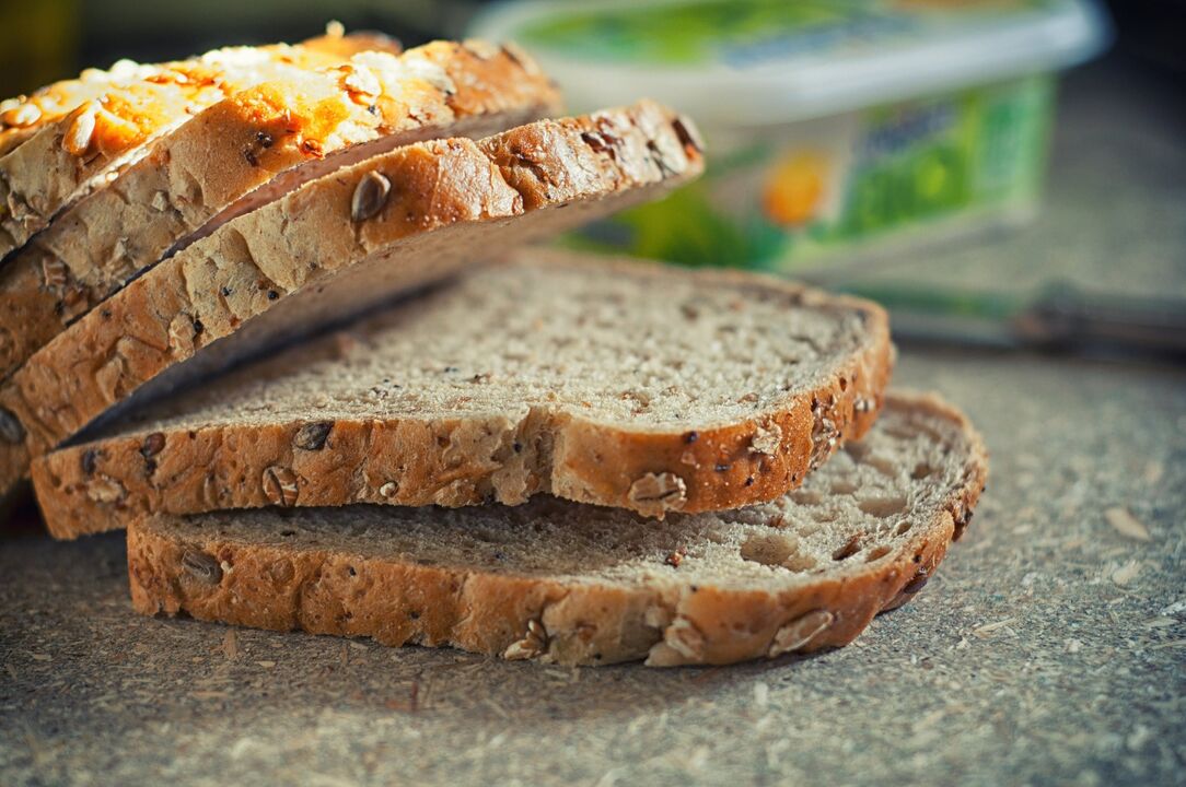 يسمح لك النظام الغذائي لمجموعة الدم 4 بإدراج خبز الحبوب الكاملة في نظامك الغذائي. 