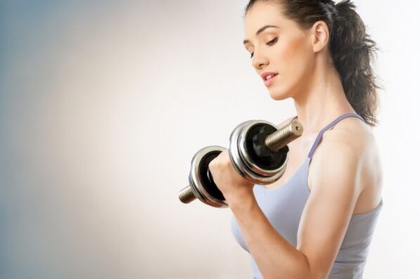 تساعد التمارين البدنية باستخدام الدمبل على إنقاص الوزن بمقدار 5 كجم في 7 أيام